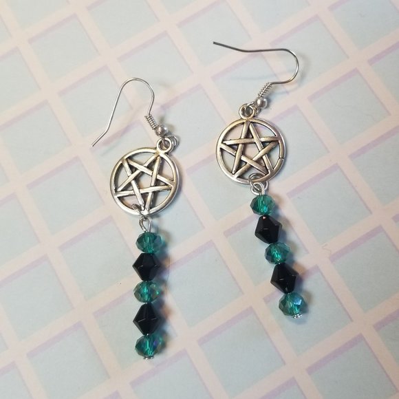 * 5/35 *Gothic Pentacle Black and Green Crystal Earrings Handmade - Picture 2 of 2